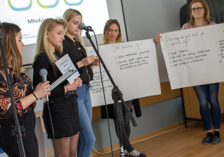 Debata z udziałem ekspertów i decydentów w Jędrzejowie